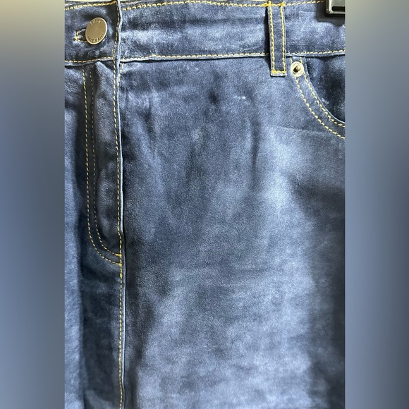 Isaac Mizrahi for Target - Suede “blue jean” style straight skirt, Size 10 - Picture 3 of 4